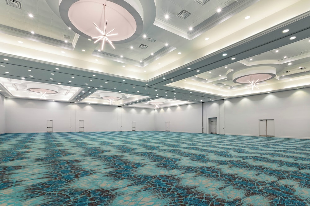 Holiday Inn Resort Kissimmee by the Parks by IHG — Hotel building in Kissimmee, Florida