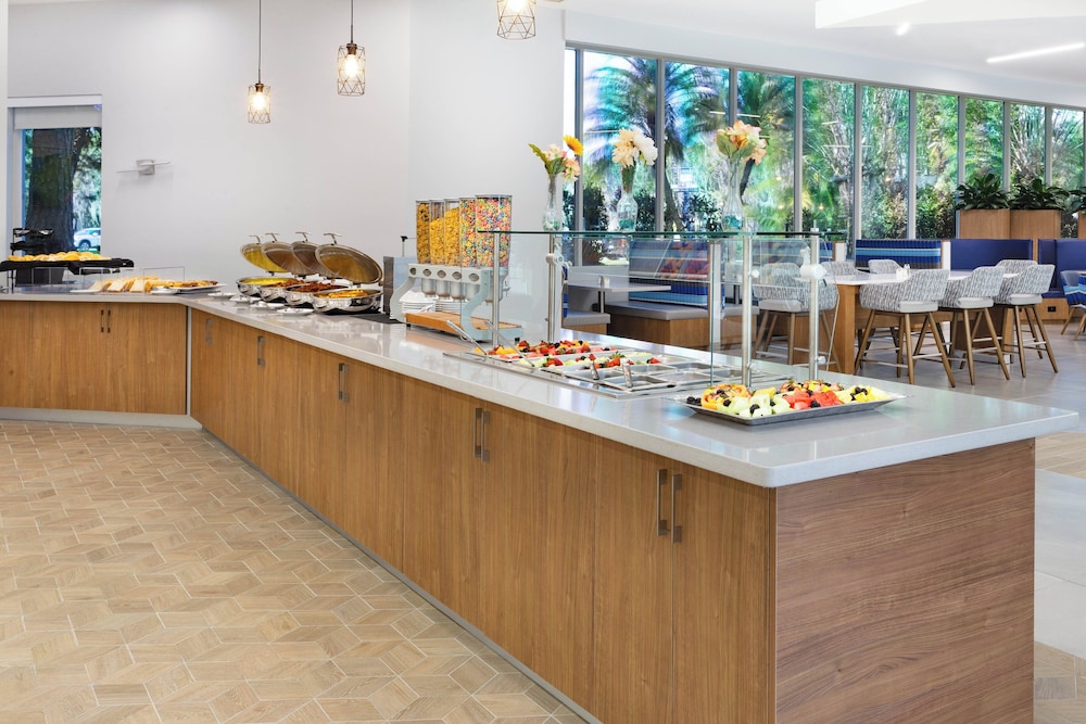 Holiday Inn Resort Kissimmee by the Parks by IHG — Restaurant & bars in Kissimmee, Florida