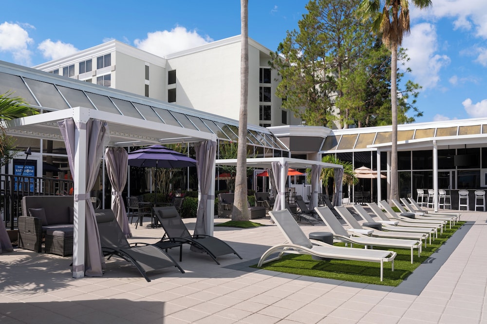 Holiday Inn Resort Kissimmee by the Parks by IHG — Hotel building in Kissimmee, Florida