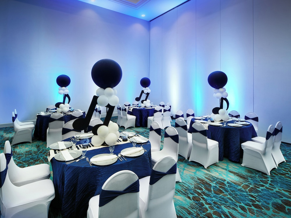 Holiday Inn Resort Kissimmee by the Parks by IHG — Restaurant & bars in Kissimmee, Florida