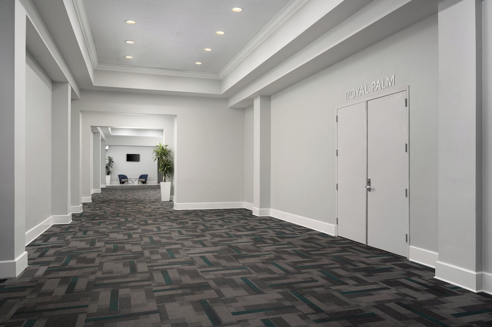 Holiday Inn Resort Kissimmee by the Parks by IHG — Hotel building in Kissimmee, Florida
