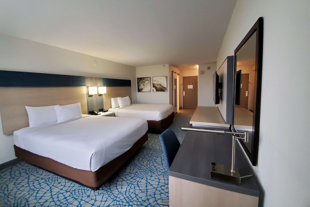 Holiday Inn Resort Kissimmee by the Parks by IHG — Hotel rooms in Kissimmee, Florida