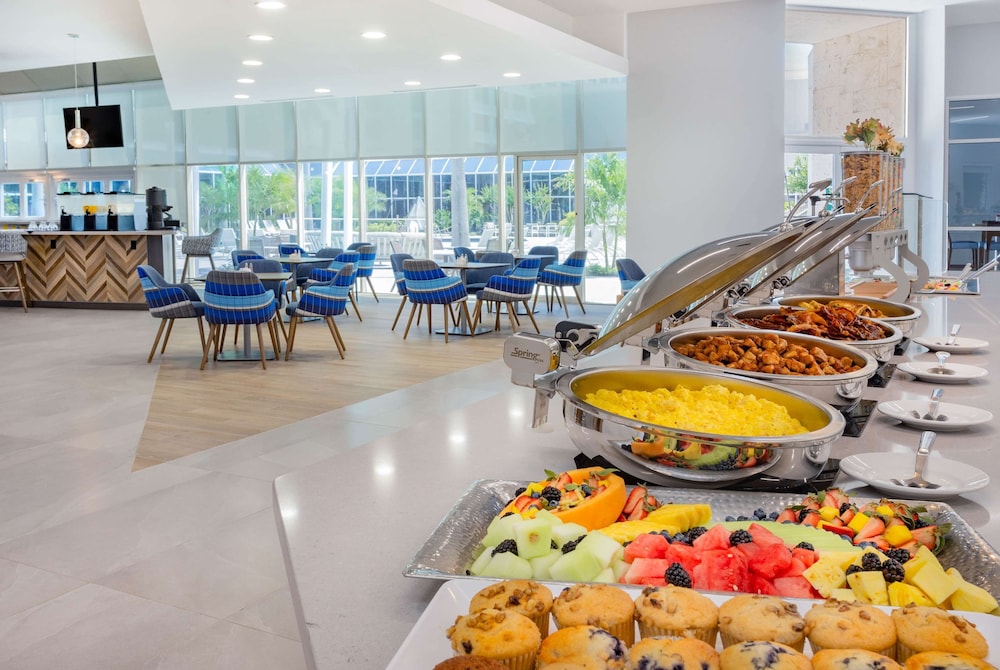 Holiday Inn Resort Kissimmee by the Parks by IHG — Restaurant & bars in Kissimmee, Florida