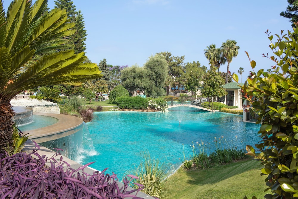 Mirage Park Resort - Premium All Inclusive — Swimming pool in Kemer