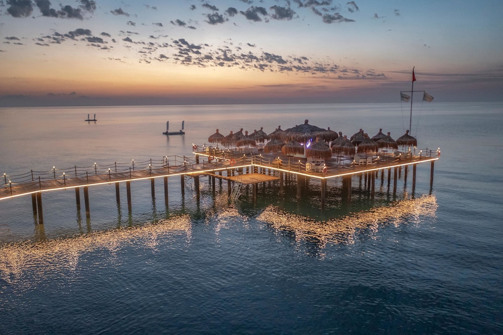Mirage Park Resort - Premium All Inclusive — Restaurant & bars in Kemer