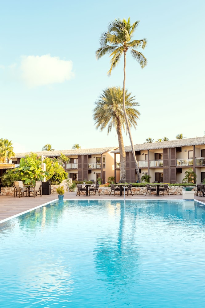 Manchebo Beach Resort and Spa — Swimming pool in Oranjestad, Aruba
