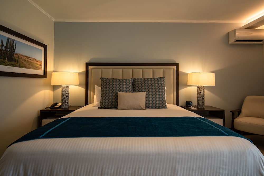 Manchebo Beach Resort and Spa — Hotel rooms in Oranjestad, Aruba