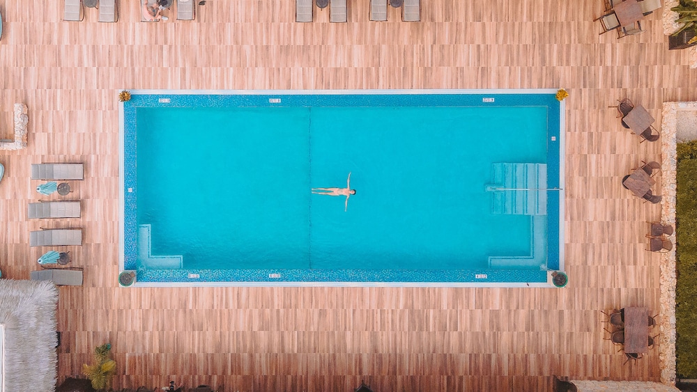 Manchebo Beach Resort and Spa — Swimming pool in Oranjestad, Aruba