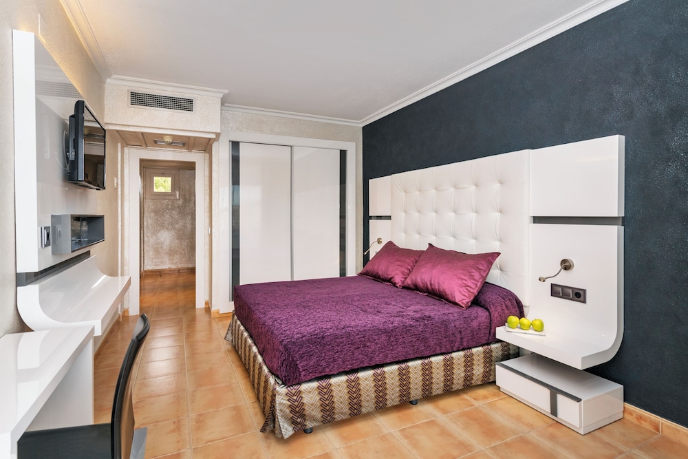 Salles Hotel Marina Portals — Hotel rooms in Portals Nous, Balearic Islands