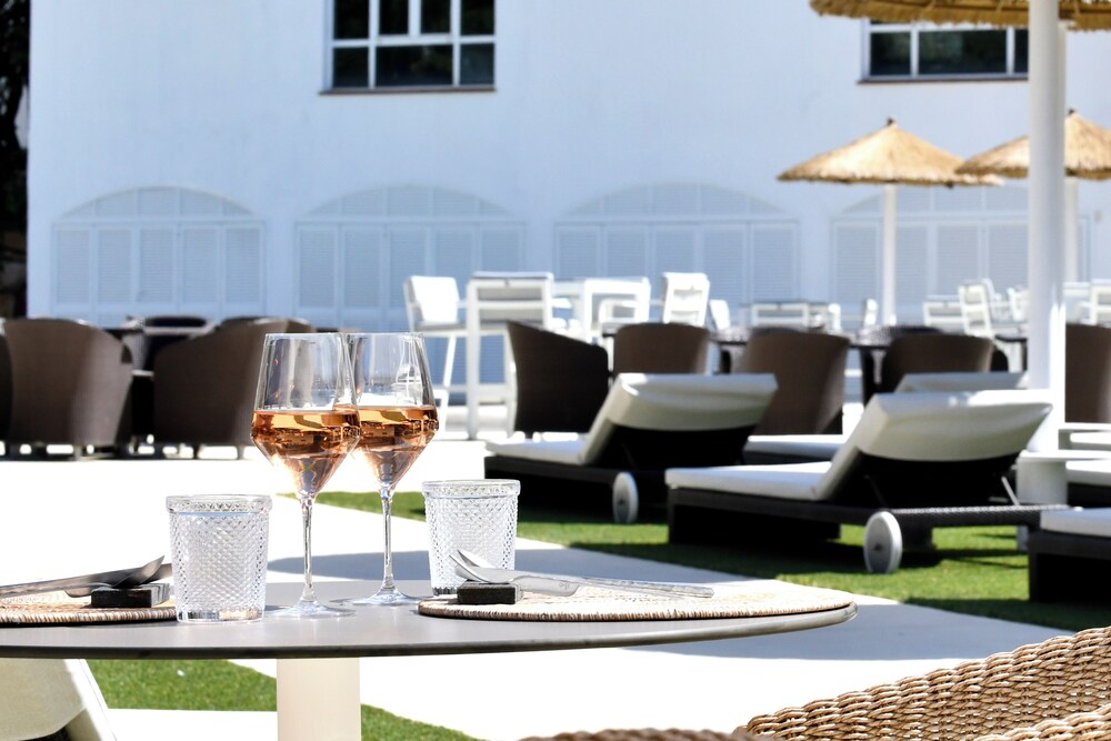 Salles Hotel Marina Portals — Restaurant & bars in Portals Nous, Balearic Islands