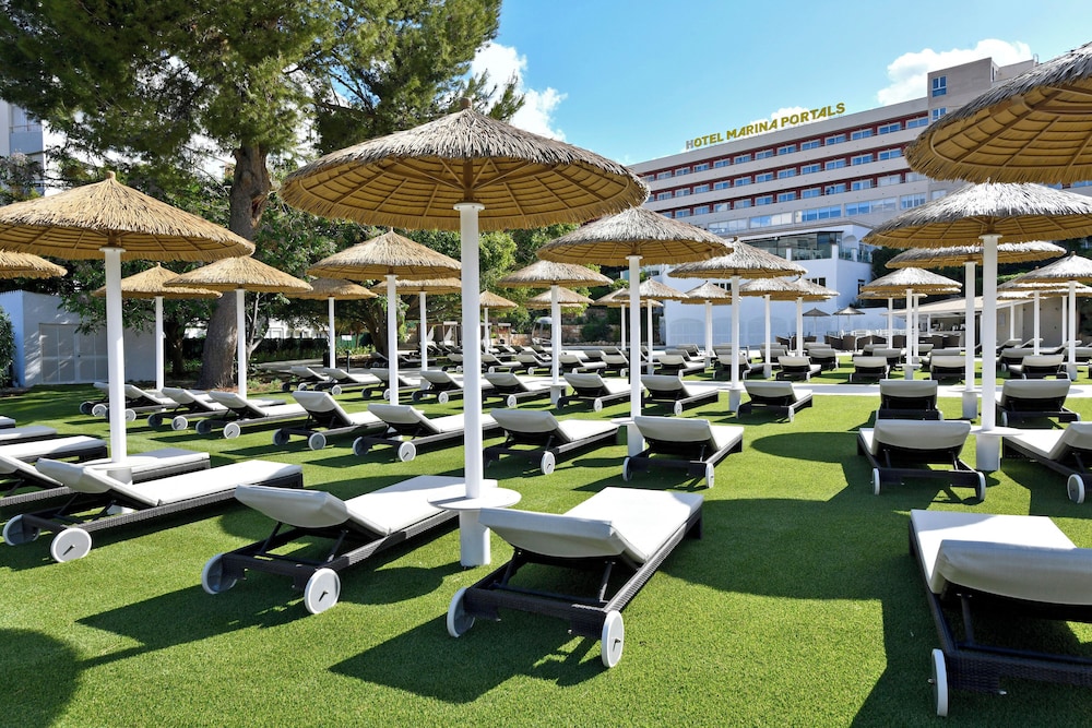 Salles Hotel Marina Portals — Hotel building in Portals Nous, Balearic Islands