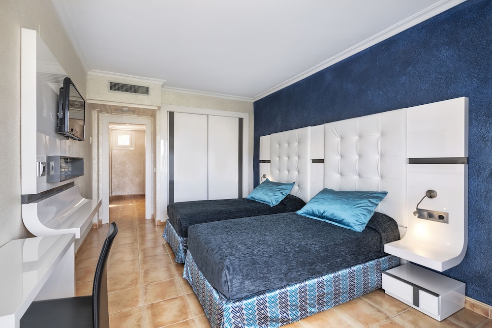Salles Hotel Marina Portals — Hotel rooms in Portals Nous, Balearic Islands