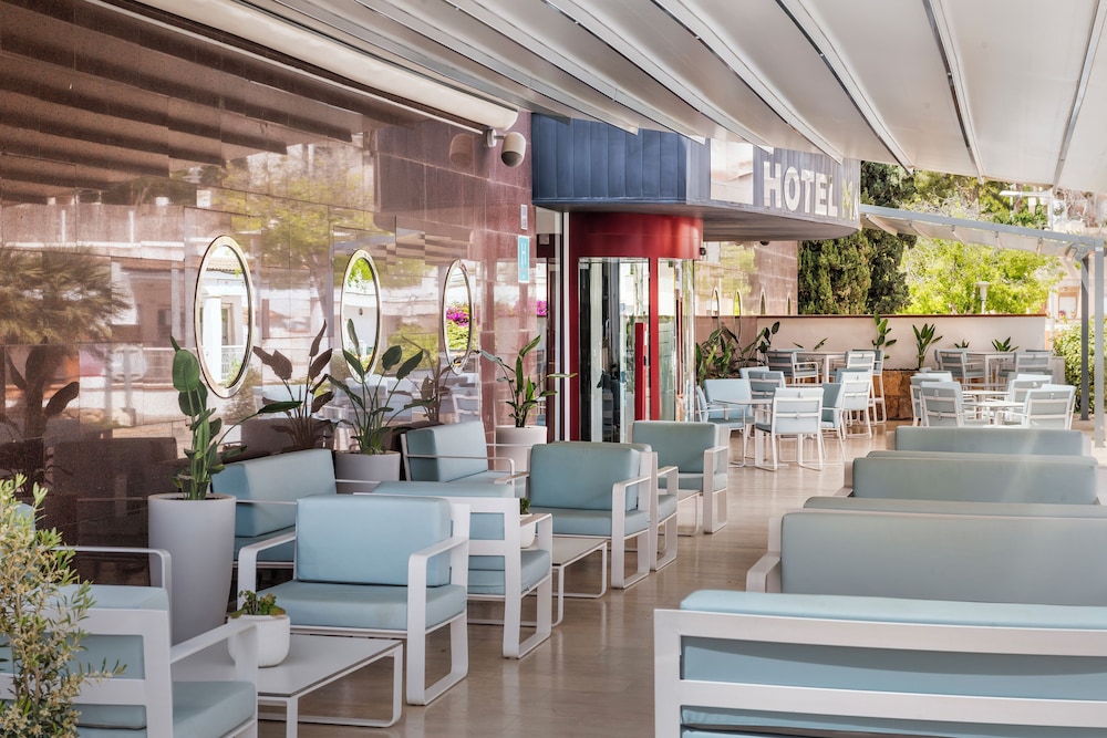 Salles Hotel Marina Portals — Hotel building in Portals Nous, Balearic Islands