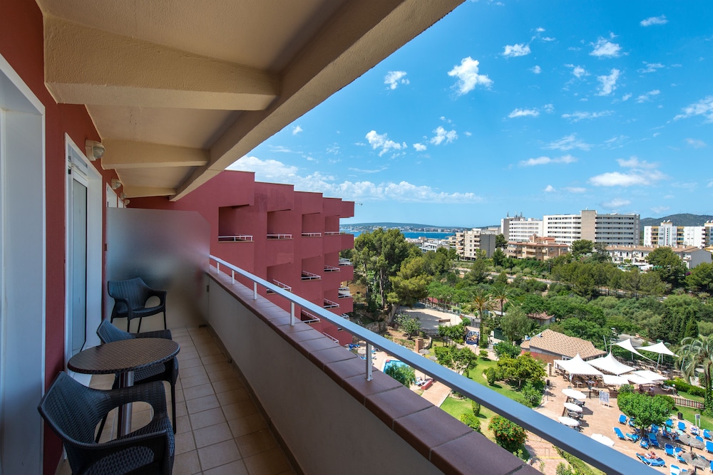 Salles Hotel Marina Portals — Hotel building in Portals Nous, Balearic Islands