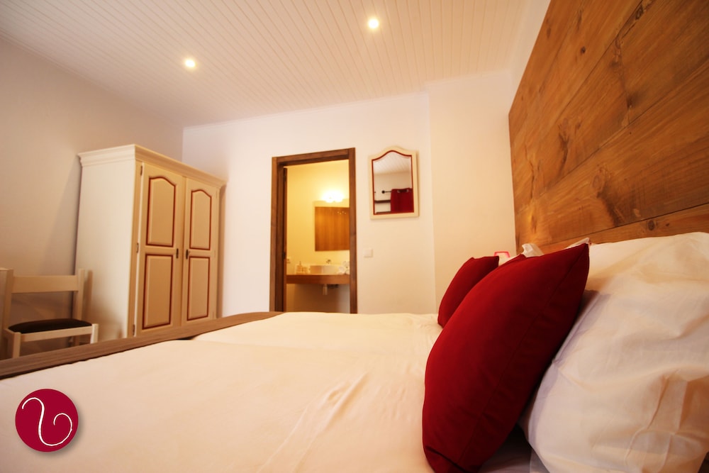 Vila Lusitânia — Hotel rooms in Funchal, Madeira