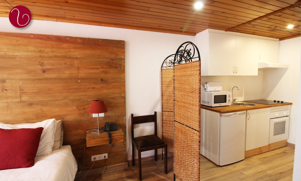 Vila Lusitânia — Hotel rooms in Funchal, Madeira