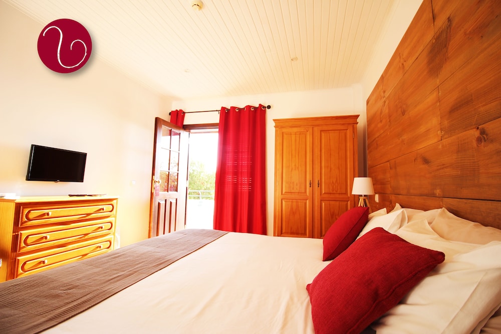 Vila Lusitânia — Hotel rooms in Funchal, Madeira
