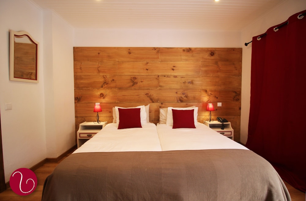 Vila Lusitânia — Hotel rooms in Funchal, Madeira