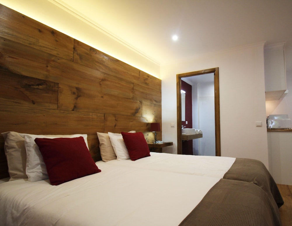 Vila Lusitânia — Hotel rooms in Funchal, Madeira