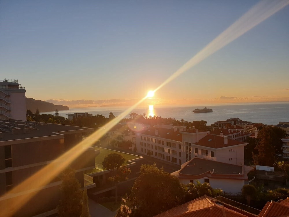 Vila Lusitânia — Attractions in the area in Funchal, Madeira