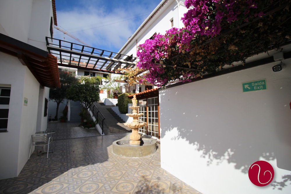 Vila Lusitânia — Hotel building in Funchal, Madeira