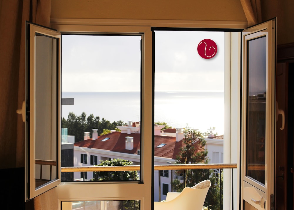 Vila Lusitânia — Hotel rooms in Funchal, Madeira