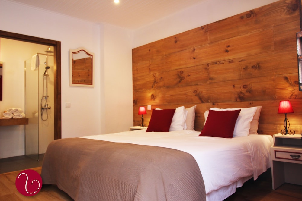 Vila Lusitânia — Hotel rooms in Funchal, Madeira