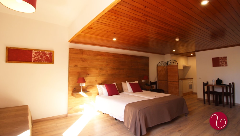 Vila Lusitânia — Hotel rooms in Funchal, Madeira