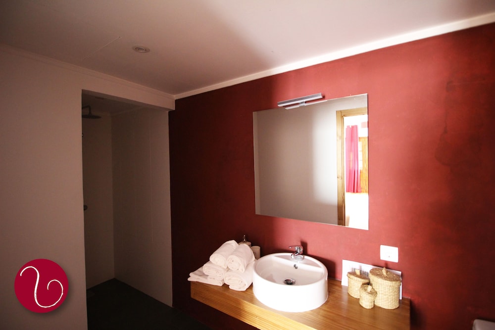 Vila Lusitânia — Hotel rooms in Funchal, Madeira
