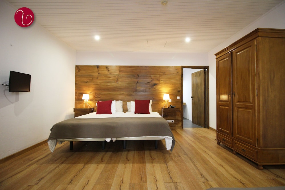 Vila Lusitânia — Hotel rooms in Funchal, Madeira