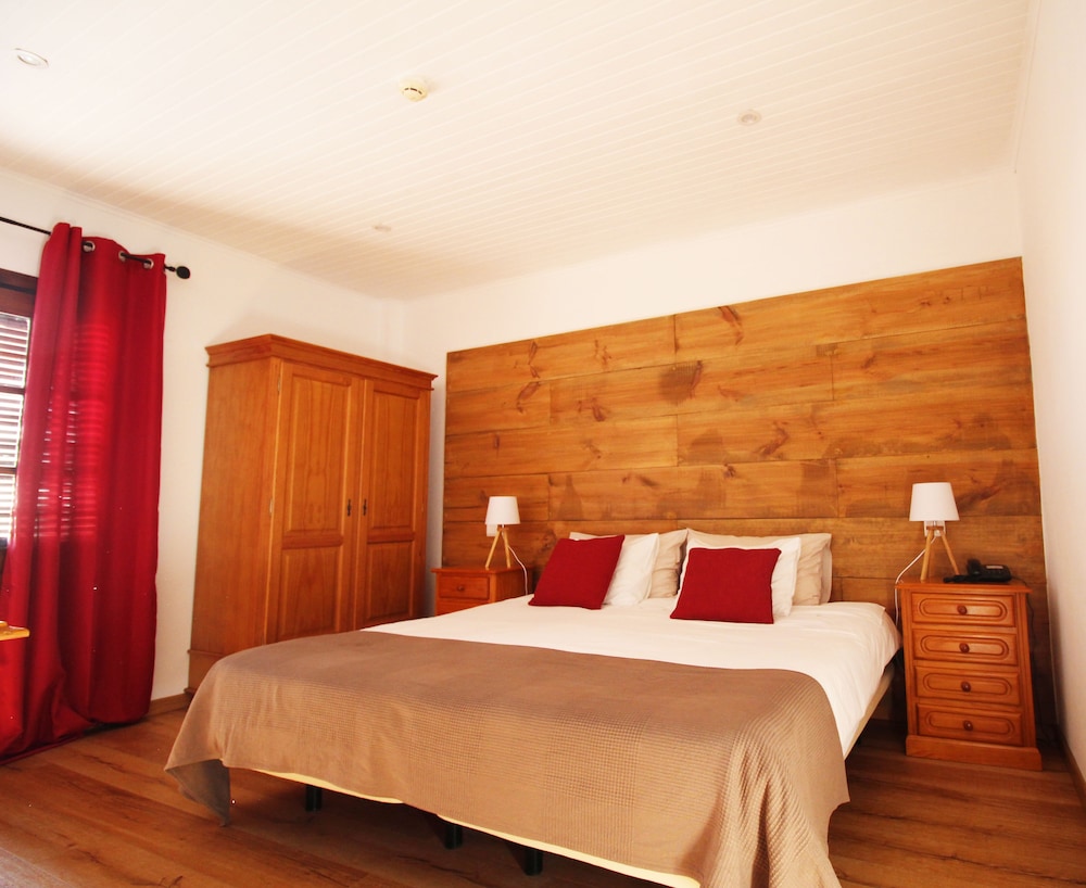 Vila Lusitânia — Hotel rooms in Funchal, Madeira