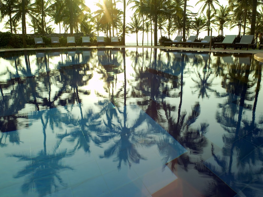 Taj Holiday Village Resort & Spa — Swimming pool in Candolim, Goa