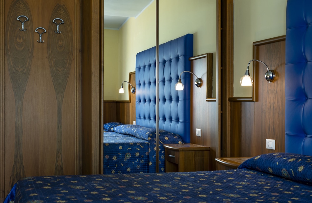 Hotel Panoramic — Hotel rooms in Giardini Naxos, Sicily