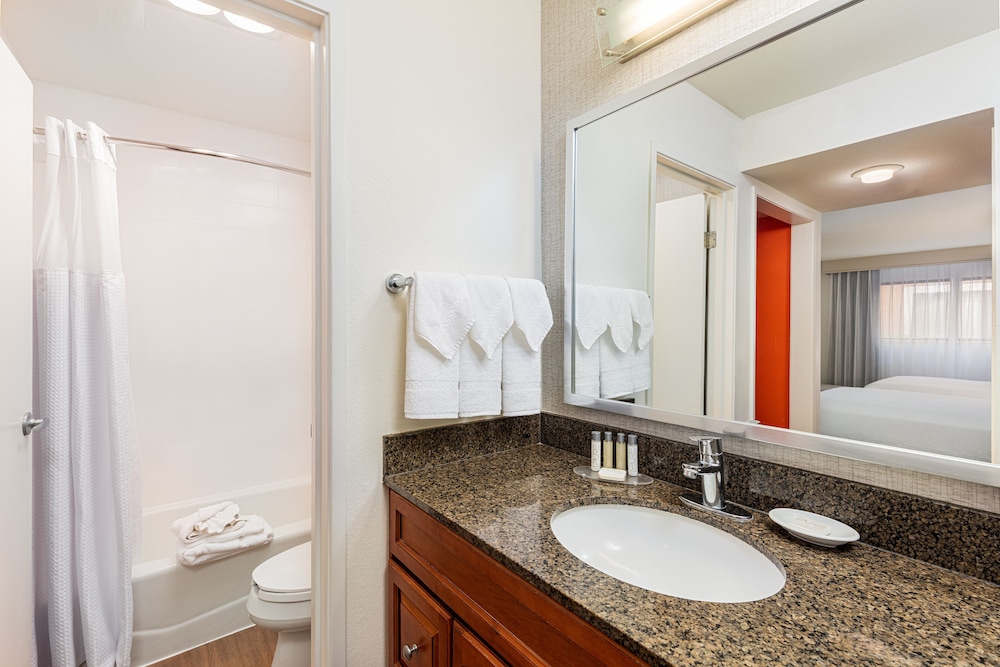 Clementine Hotel & Suites Anaheim — Hotel rooms in Anaheim, California
