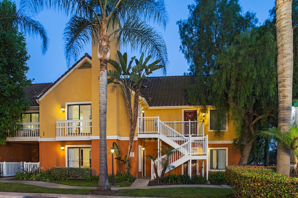Clementine Hotel & Suites Anaheim — Hotel building in Anaheim, California
