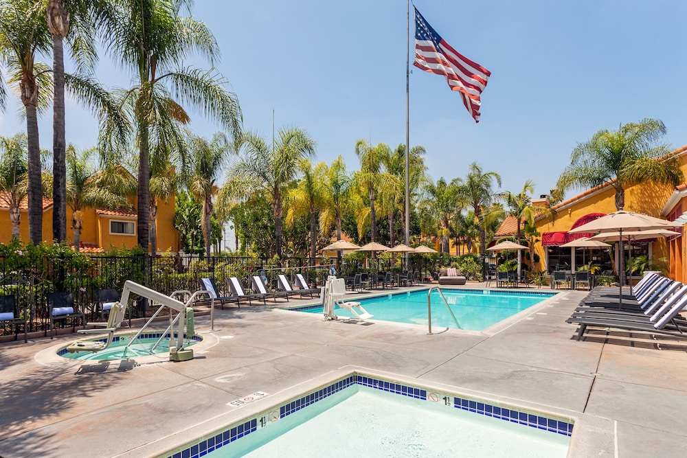 Clementine Hotel & Suites Anaheim — Main photo in Anaheim, California