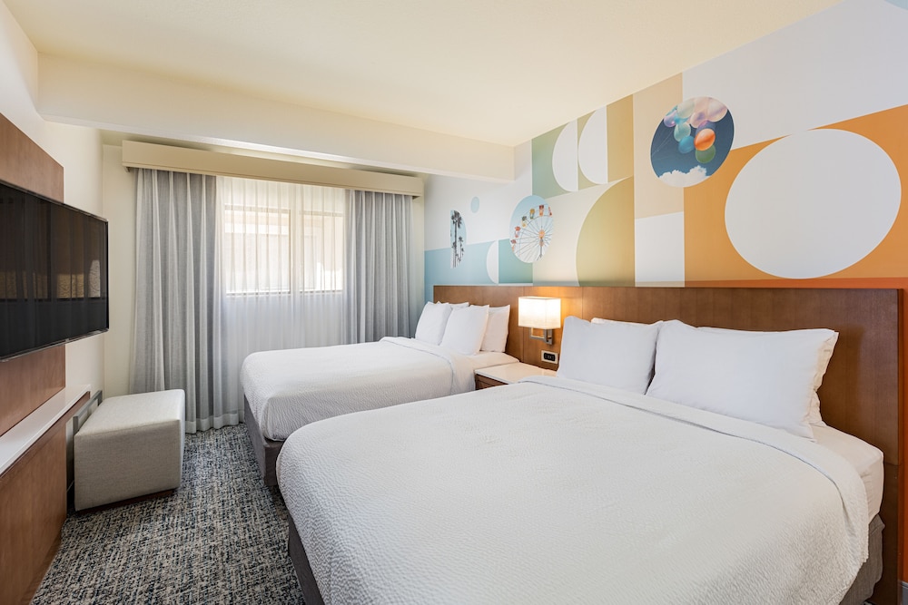 Clementine Hotel & Suites Anaheim — Hotel rooms in Anaheim, California