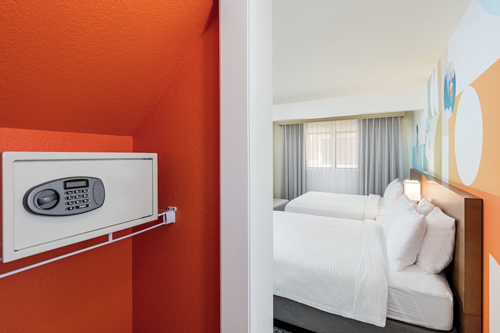 Clementine Hotel & Suites Anaheim — Hotel rooms in Anaheim, California