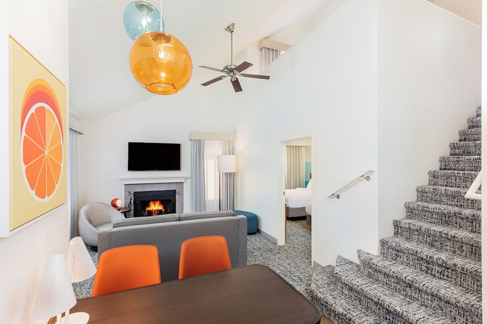 Clementine Hotel & Suites Anaheim — Hotel rooms in Anaheim, California