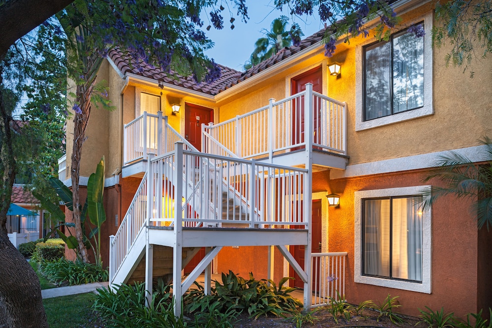 Clementine Hotel & Suites Anaheim — Hotel building in Anaheim, California