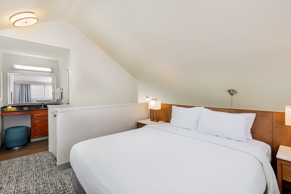 Clementine Hotel & Suites Anaheim — Hotel rooms in Anaheim, California