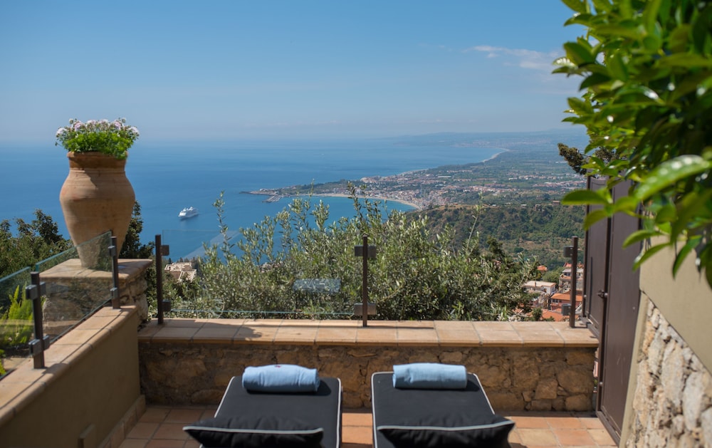 Hotel Villa Ducale — Swimming pool in Taormina, Sicily