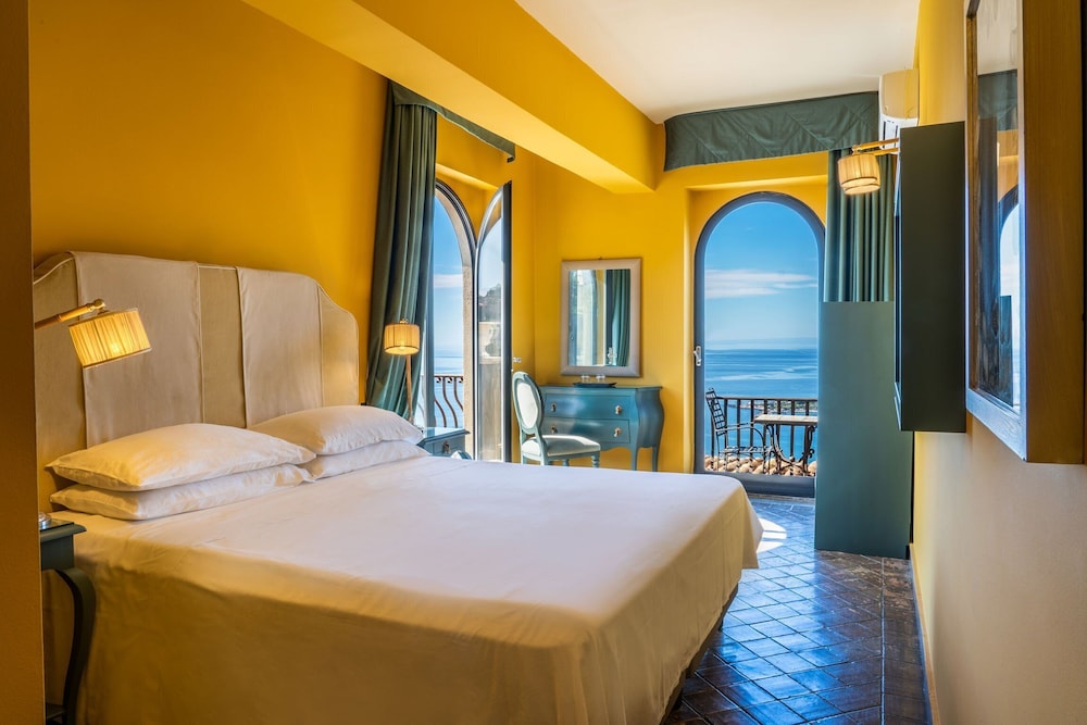 Hotel Villa Ducale — Hotel rooms in Taormina, Sicily