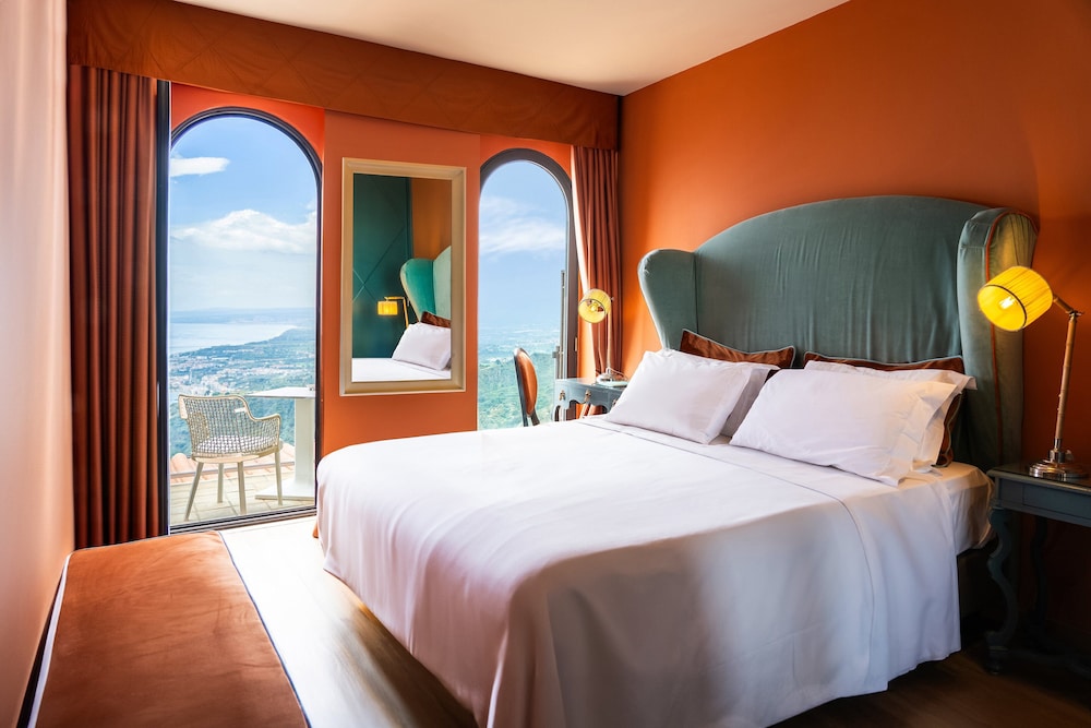 Hotel Villa Ducale — Hotel rooms in Taormina, Sicily