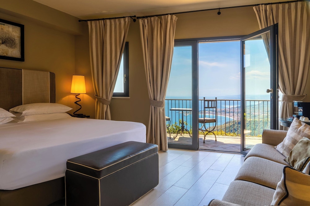 Hotel Villa Ducale — Hotel rooms in Taormina, Sicily