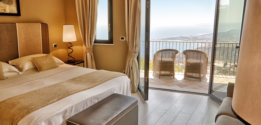 Hotel Villa Ducale — Hotel rooms in Taormina, Sicily