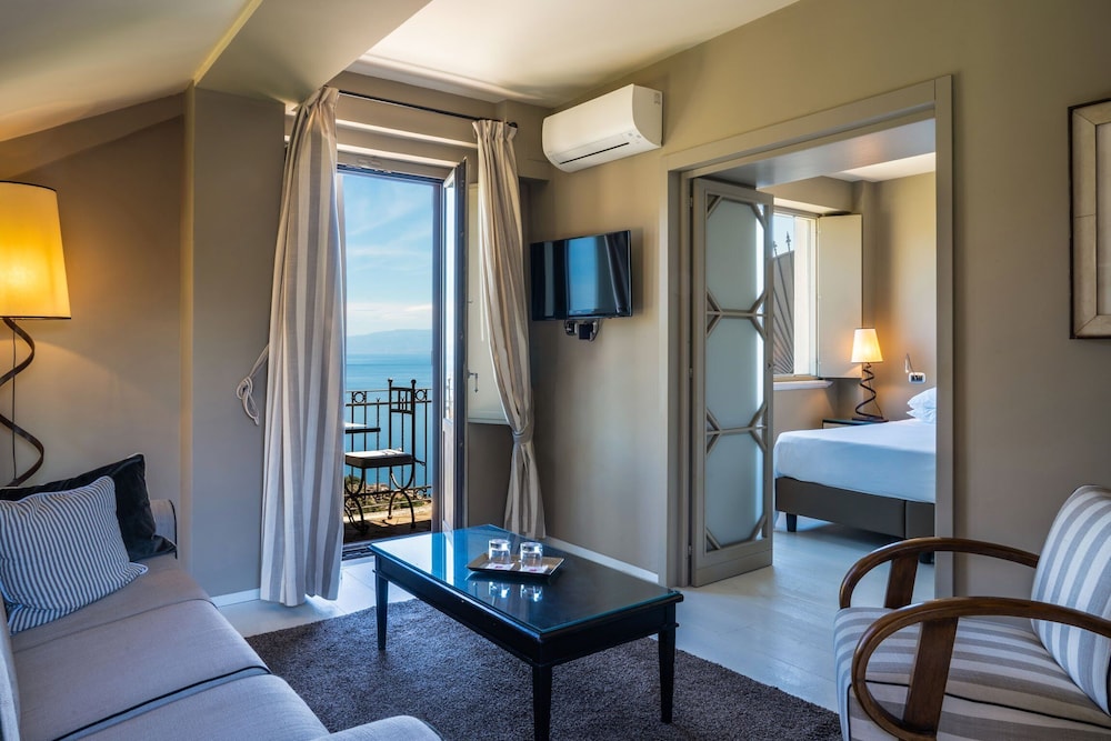 Hotel Villa Ducale — Hotel rooms in Taormina, Sicily