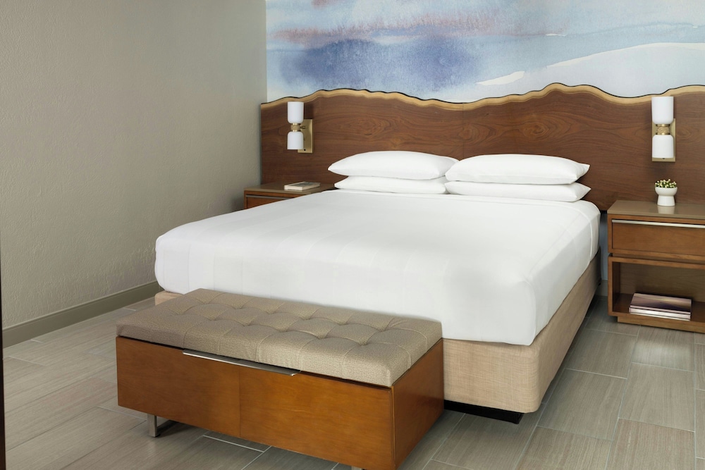Fort Lauderdale Marriott Harbor Beach Resort & Spa — Hotel rooms in Fort Lauderdale, Florida