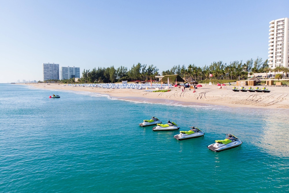 Fort Lauderdale Marriott Harbor Beach Resort & Spa — Beach in Fort Lauderdale, Florida