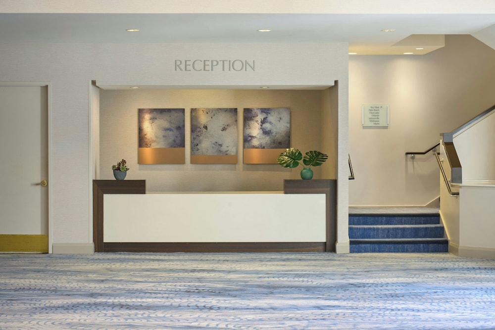 Fort Lauderdale Marriott Harbor Beach Resort & Spa — Hotel building in Fort Lauderdale, Florida